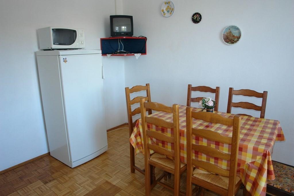 Beautiful Apartment In Crikvenica With Kitchen Cameră foto
